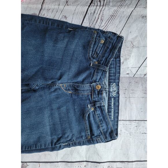 Signature Levi's Women's Modern Straight Dark Wash Stretch W26-L24.5 - Picture 6 of 9